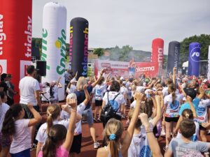 Otroški športni praznik na Kodeljevem združil šport, gibanje, glasbo in zabavo